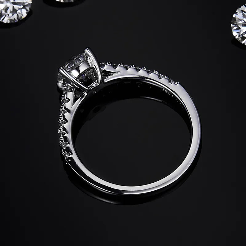 Elegant 1.00ct Round Brilliant Moissanite Engagement Ring Set in Sterling Silver